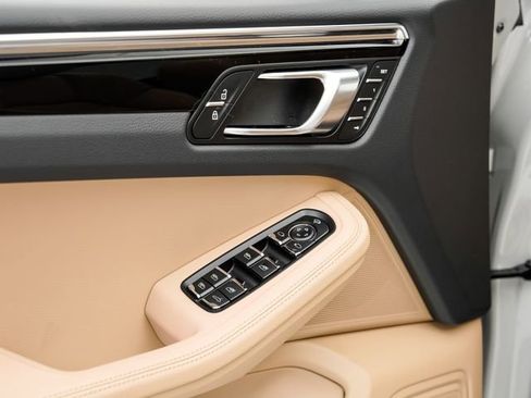 New 2026 Porsche Macan AWD/4WD image 7