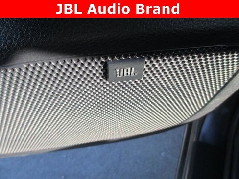 Used 2019 Toyota Tacoma TRD Sport image 16