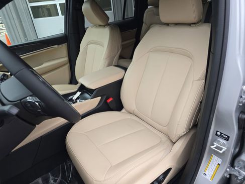 New 2026 Jeep Grand Cherokee Limited image 16