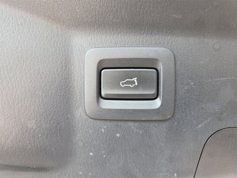 Used 2021 MAZDA CX-9 Touring image 17