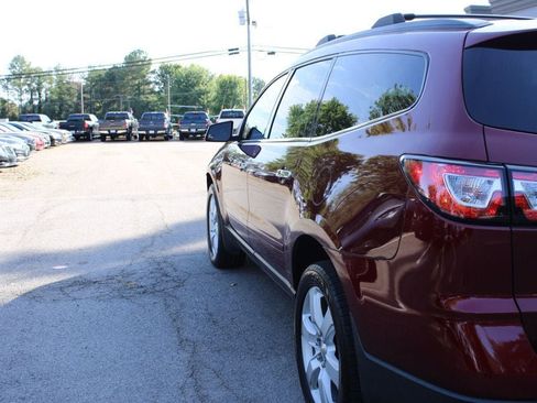 Used 2017 Chevrolet Traverse LT w/ Style and Technology Package AWD/4WD image 34
