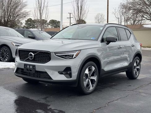 New 2026 Volvo XC40 B4 Plus w/ Protection Package Premier image 24