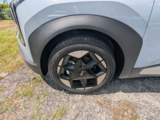 New 2027 Kia Seltos S FWD image 11
