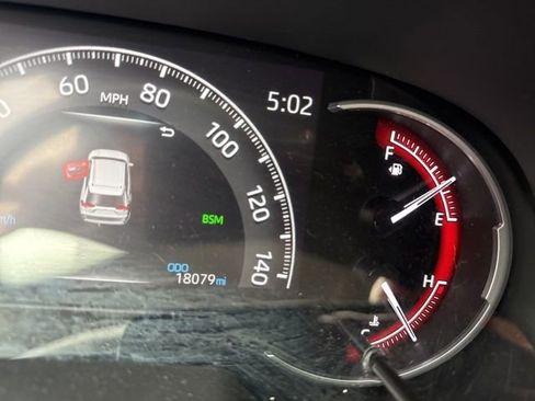 Used 2023 Toyota RAV4 XLE AWD/4WD image 2