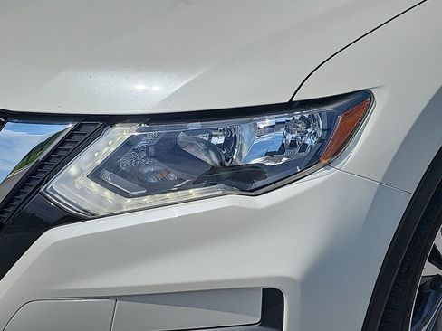 Used 2019 Nissan Rogue SV w/ Sun & Sound Touring Package FWD image 32