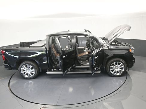 Used 2023 Chevrolet Silverado 1500 High Country w/ High Country Premium Package AWD/4WD image 93