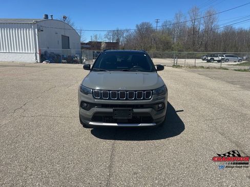 Used 2023 Jeep Compass Limited AWD/4WD image 9