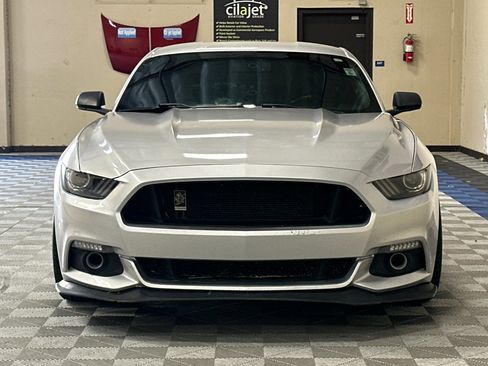 Used 2016 Ford Mustang Coupe RWD image 9