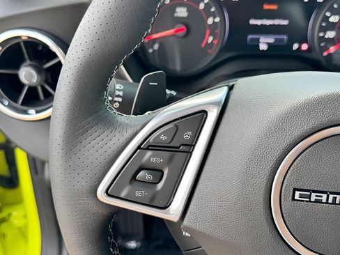 Used 2020 Chevrolet Camaro SS RWD image 17