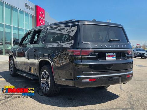 Used 2024 Jeep Wagoneer L Series II w/ Flexible Seating Group AWD/4WD image 4