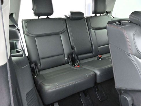 Used 2025 Ford Expedition Active AWD/4WD image 37