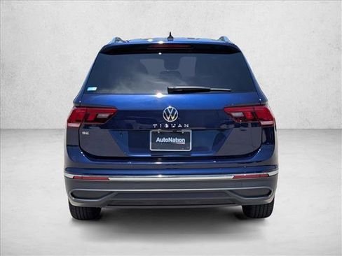 Used 2022 Volkswagen Tiguan SE FWD image 7