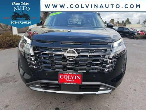 New 2026 Nissan Pathfinder SL image 3