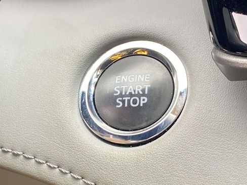 Used 2023 Toyota Highlander XLE image 30