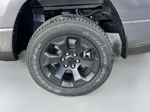 New 2026 RAM 1500 Express AWD/4WD image 17