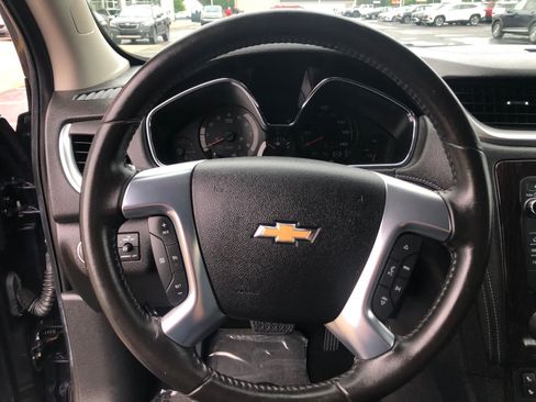 Used 2015 Chevrolet Traverse LT w/ Style and Technology Package FWD image 9