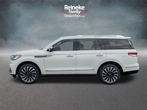 Used 2023 Lincoln Navigator Black Label image 9