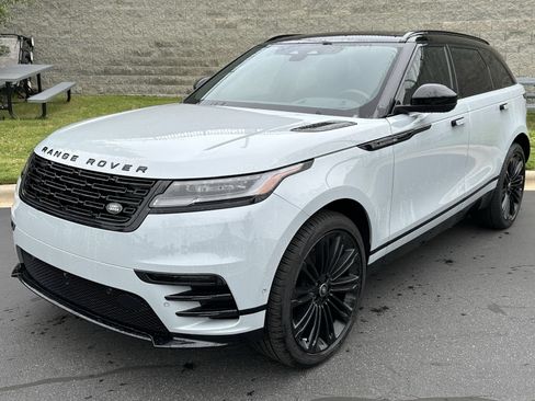 Used 2026 Land Rover Range Rover Velar Dynamic SE AWD/4WD image 2