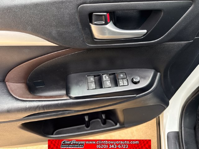 Used 2018 Toyota Highlander XLE w/ Protection Package #3 AWD/4WD image 12