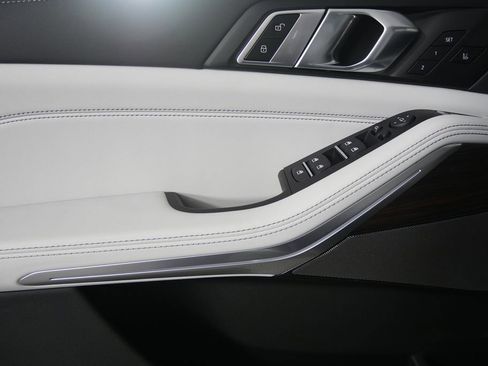 Used 2026 BMW X5 xDrive40i image 8