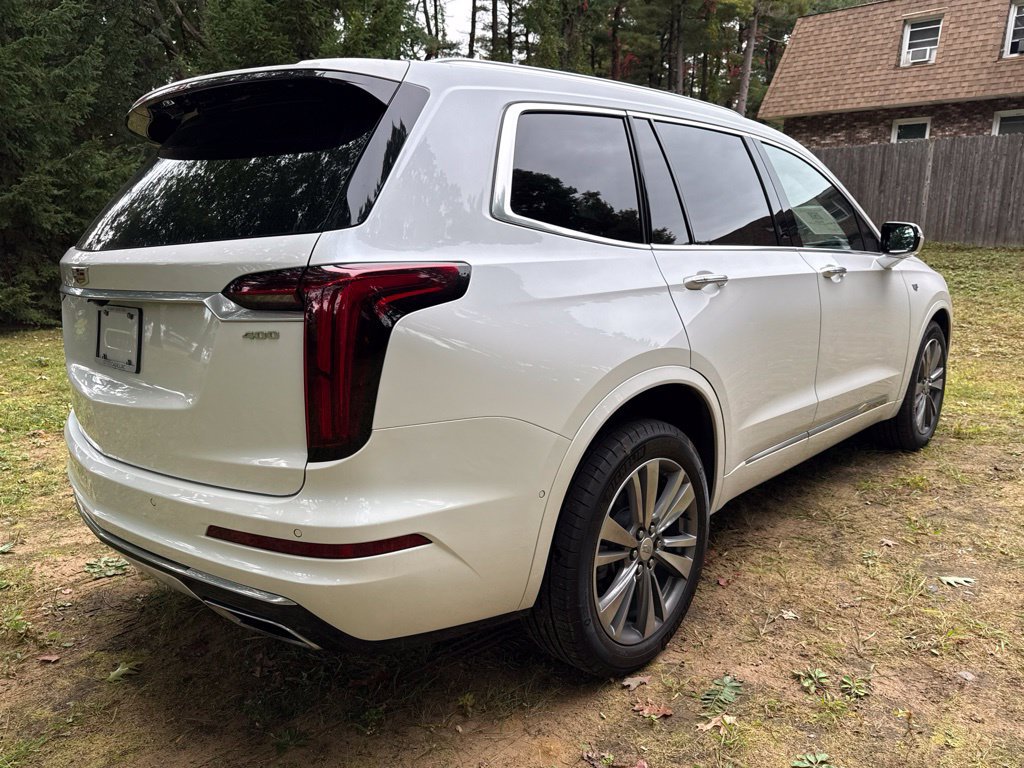 Used 2022 Cadillac XT6 Premium Luxury w/ Technology Package AWD/4WD image 2