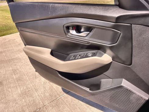 Used 2023 Honda Accord EX image 30