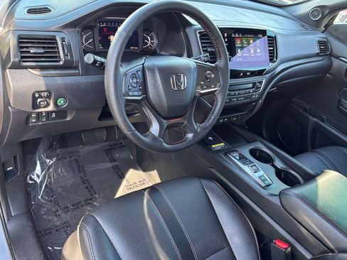 Certified 2024 Honda Passport TrailSport image 17