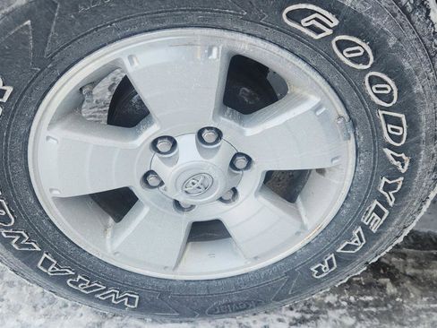 Used 2013 Toyota Tacoma DBL CAB 4WD V6 AT w/ TRD Sport Pkg image 3