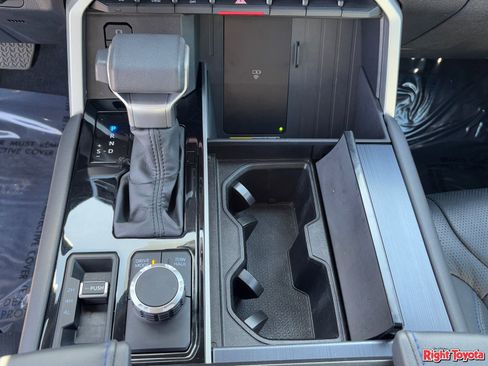 Certified 2025 Toyota Sequoia Platinum image 30