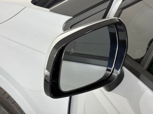 New 2026 Kia Carnival EX FWD image 13