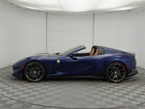 Used 2021 Ferrari 812 GTS image 8