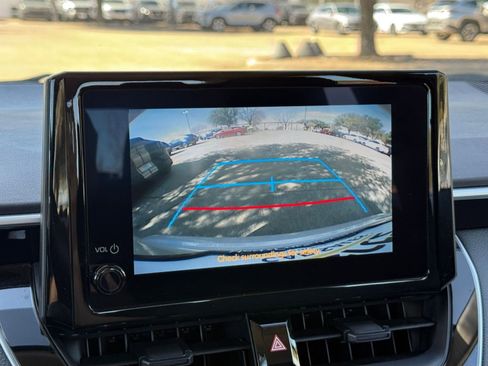 Used 2025 Toyota Corolla LE image 24