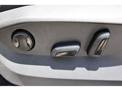 Used 2022 Volkswagen Tiguan SE AWD/4WD image 35