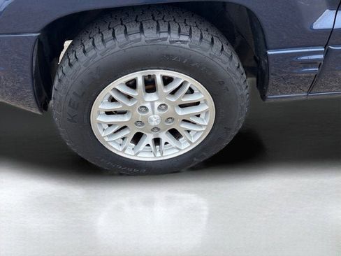 Used 2004 Jeep Grand Cherokee Limited w/ Cold Weather Group image 9