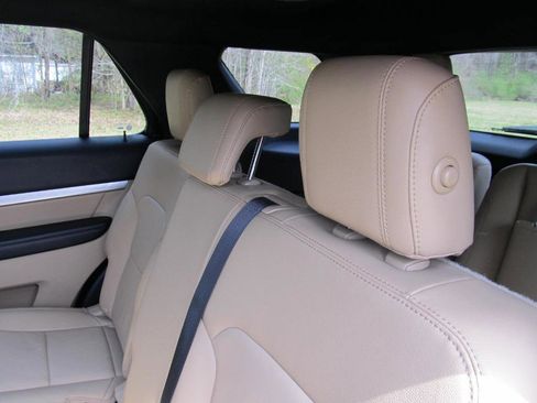 Used 2017 Ford Explorer XLT w/ Equipment Group 202A image 30