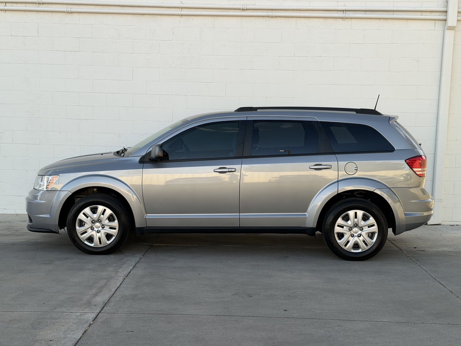 Used 2020 Dodge Journey SE w/ SE Popular Equipment Group FWD image 8