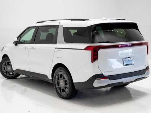 Certified 2026 Kia Carnival EX FWD image 30