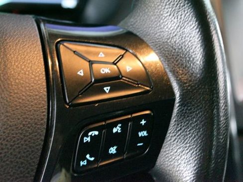 Used 2018 Ford Explorer XLT w/ XLT Technology Feature Bundle AWD/4WD image 17