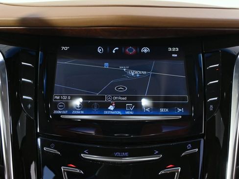 Used 2016 Cadillac Escalade Platinum AWD/4WD image 29