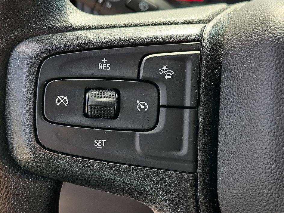Certified 2025 Chevrolet Silverado 2500 Custom AWD/4WD image 16