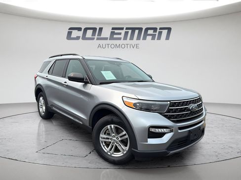 Used 2023 Ford Explorer XLT w/ Equipment Group 202A AWD/4WD image 5