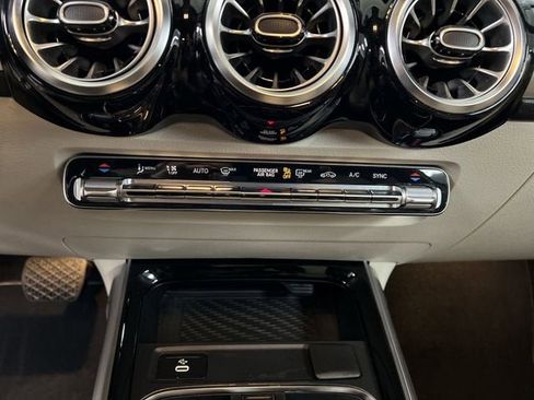 Used 2024 Mercedes-Benz GLB 250 4MATIC image 17