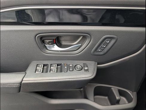 Used 2025 Honda Pilot Touring image 16