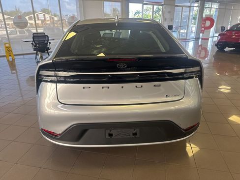 New 2025 Toyota Prius Plug-In Hybrid image 5