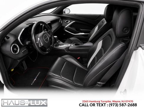 Used 2018 Chevrolet Camaro LT RWD image 5