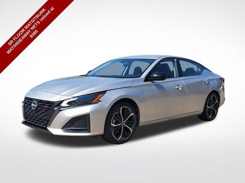 Used 2023 Nissan Altima 2.5 SR image 2