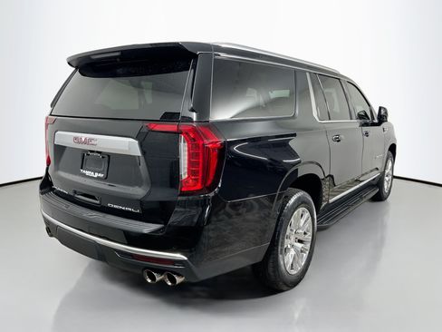 Used 2024 GMC Yukon XL Denali AWD/4WD image 4