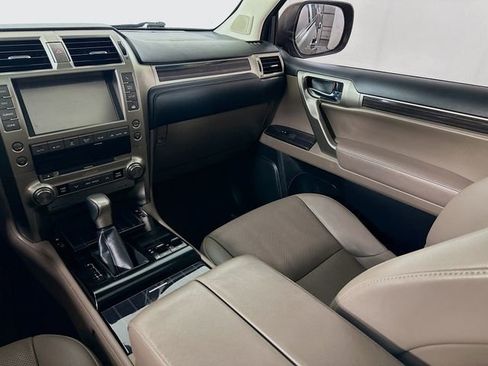 Used 2020 Lexus GX 460 Premium image 25
