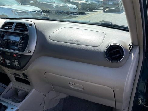 Used 2002 Toyota RAV4 4WD image 19