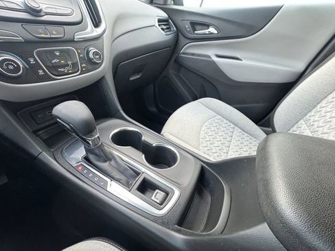 Used 2023 Chevrolet Equinox LS w/ LS Convenience Package FWD image 10